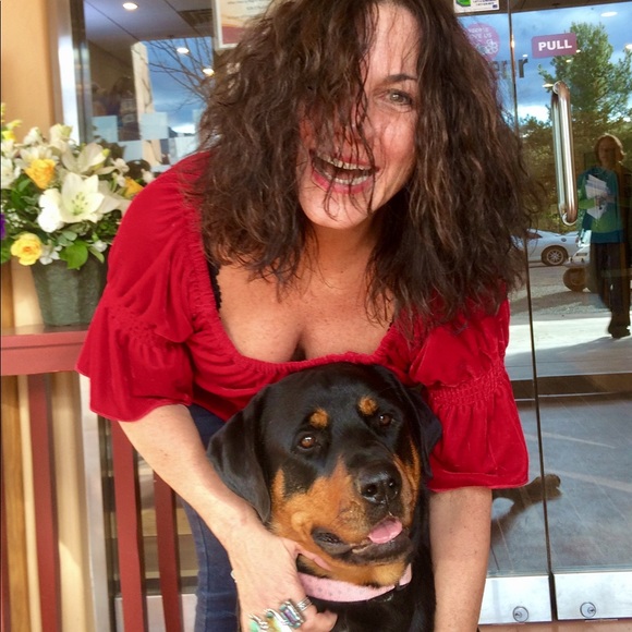 Meet your Posher, Erika - Picture 3 of 8